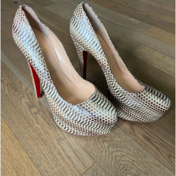 Christian Louboutin Daffodile snake skin pumps heels- size 39